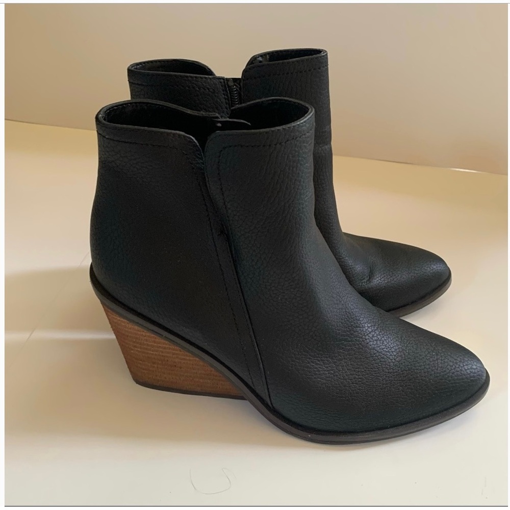 Dr. Scholl’s Black Wedge Boots